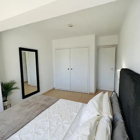 Appartamento Ocean View Apartment With Heated Pool Near Beach *