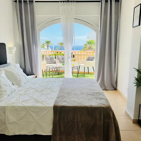 Апартаменты Ocean View Apartment With Heated Pool Near Beach