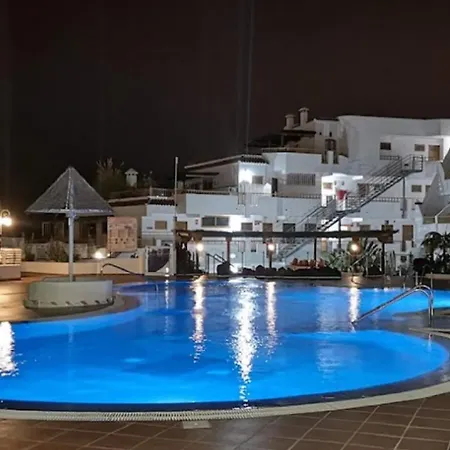Ocean View Apartment With Heated Pool Near Beach Апартаменты